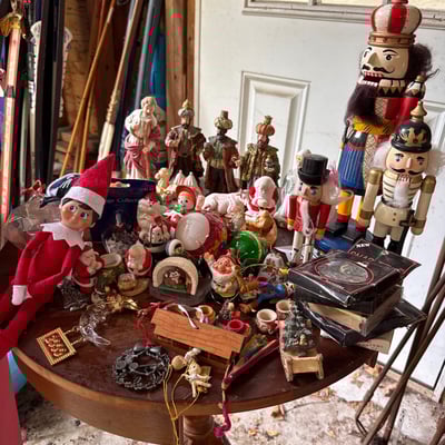 Lumistella, Lefton, Precious Moments and more Christmas Figurines and Ornaments Collection - Image 4 of 26
