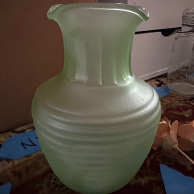 Uranium frosted glass vase, more  - Image 5 of 7