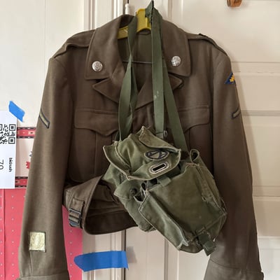 Vintage Military-style jacket with olive-green field bags - Image 1 of 4