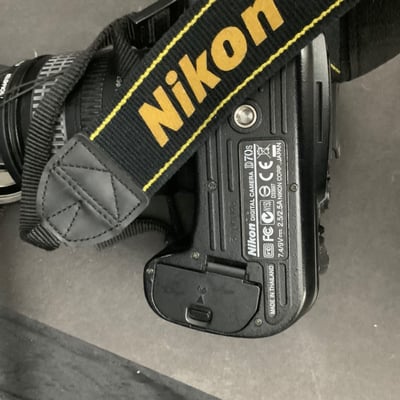 Nikon D3000, D70S Cameras & Accessories - Image 14 of 22