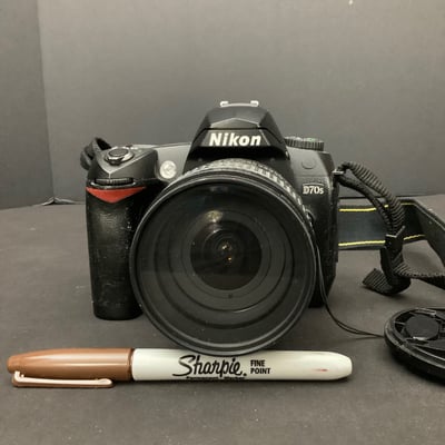 Nikon D3000, D70S Cameras & Accessories - Image 4 of 22