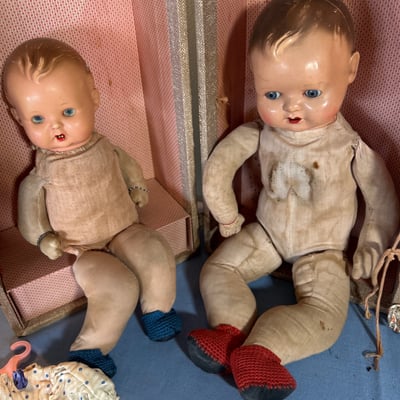 3 Vintage dolls with clothing and storage boxes - Image 2 of 10