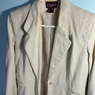 Collection of vintage women's jackets, coats, and separates - Image 8 of 10