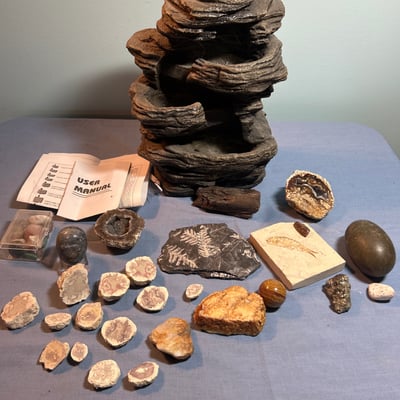Rock and mineral fossil and geode collection, Rock Like Fountain - Image 2 of 7