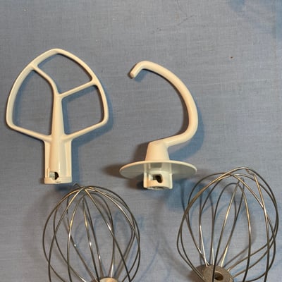 KitchenAid stand mixer with attachments - Image 5 of 5