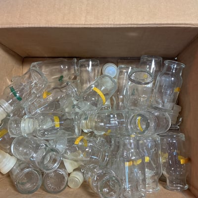 Small wooden 6-drawer organizer and glass spice jars. - Image 3 of 3