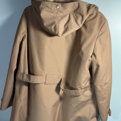 Assorted coats and jackets with fur, wool, and shearling linings - Image 10 of 13