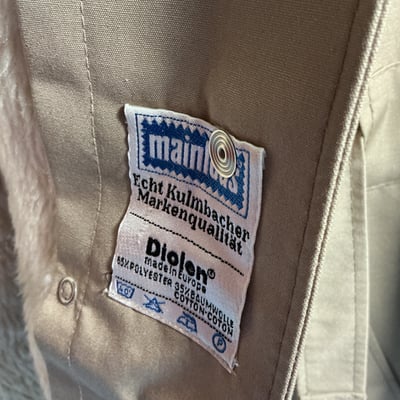 Assorted coats and jackets with fur, wool, and shearling linings - Image 9 of 13