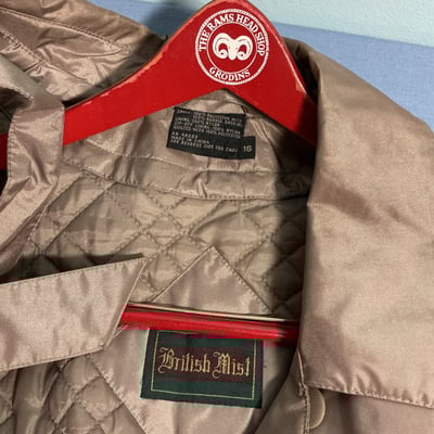 Assorted coats and jackets with fur, wool, and shearling linings - Image 12 of 13