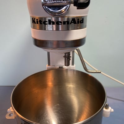KitchenAid stand mixer with attachments - Image 2 of 5