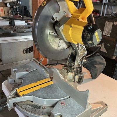 Delta compound miter saw - Image 2 of 4