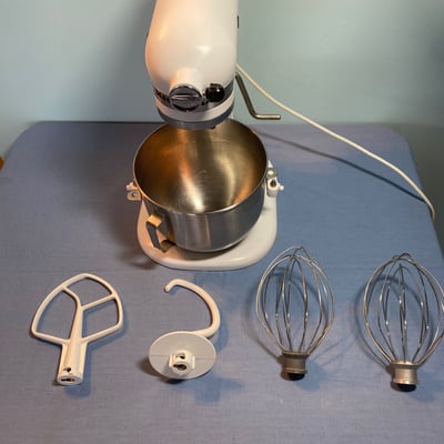 KitchenAid stand mixer with attachments - Image 3 of 5