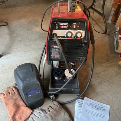 Century wire feed welder - Image 1 of 4
