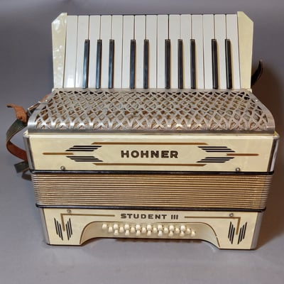 Hohner Student III Accordian - Image 1 of 17