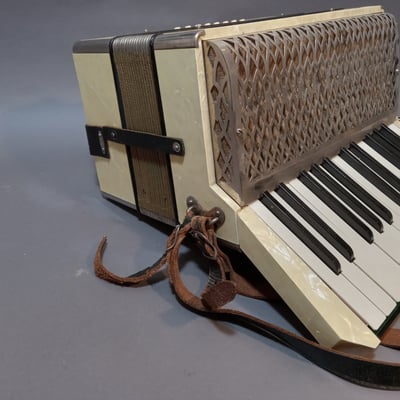 Hohner Student III Accordian - Image 5 of 17