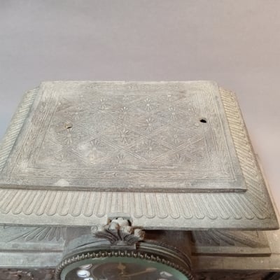 Antique Metal Mantle Clock - Image 8 of 20