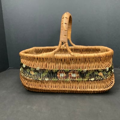 Rustic Farmhouse Kitchen - Image 4 of 15