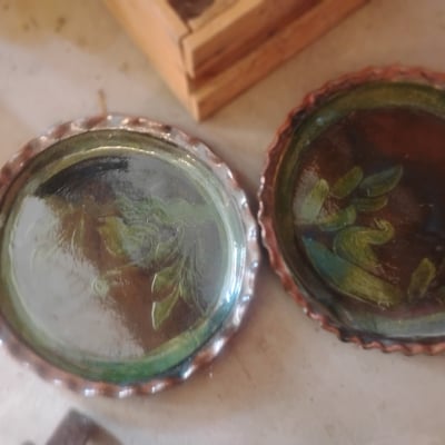Green leaf-pattern ceramic bowls and orange pumpkin - Image 1 of 3