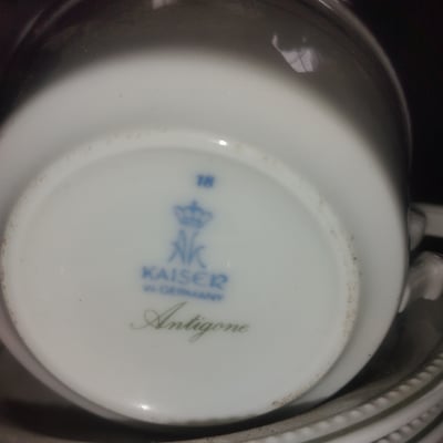 Kaiser Antigone porcelain dinnerware set (cups and plates) - Image 1 of 2