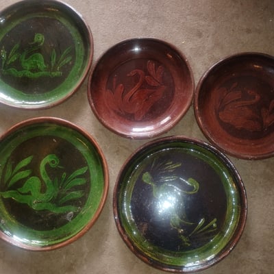 Five ceramic bowls with green and brown glazes - Image 1 of 1