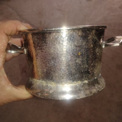 Hammered metal cup with twin handles - Image 2 of 2