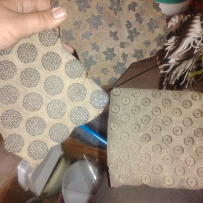 Decorative ceramic tiles and a wooden block - Image 1 of 3