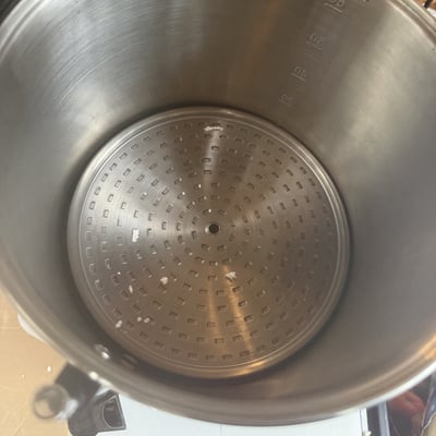 DeLonghi 60-Cup Coffee Urn with Box and Accessories - Image 4 of 5