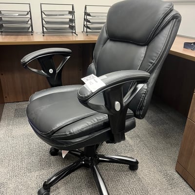 Image #0 for item Black Leather Office Chair 