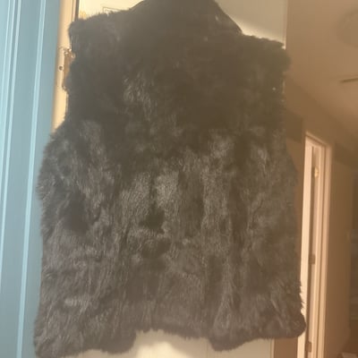 Black rabbit fur vest with Saks Fifth Avenue label - Image 3 of 6