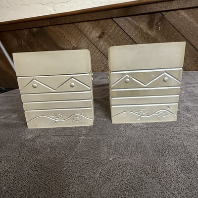 Assorted glassware and decorative metal items - Image 22 of 24