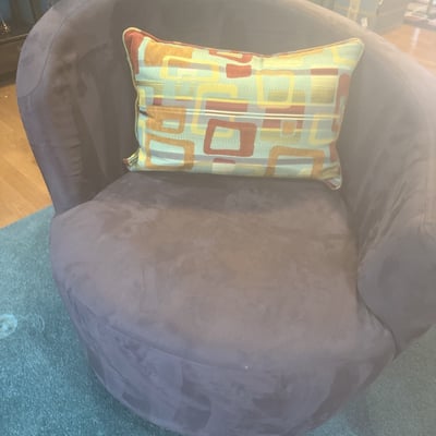 Purple circular lounge chairs with colorful pillows - Image 3 of 8