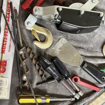 Assorted workshop tools and wheeled shelving cart - Image 4 of 10