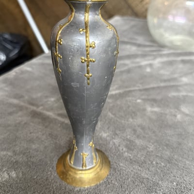 Assorted glassware and decorative metal items - Image 10 of 24