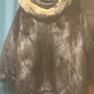 Black leather and fur coat with tan fur trim - Image 5 of 10