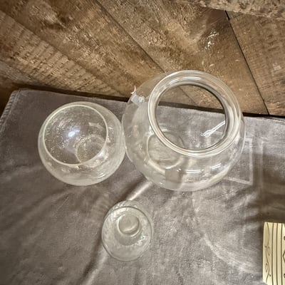 Assorted glassware and decorative metal items - Image 21 of 24