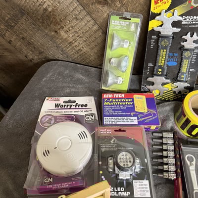 Assorted hardware and electrical supplies - Image 4 of 9