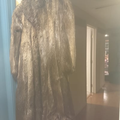 Long brown fur coat with monogrammed lining - Image 1 of 7
