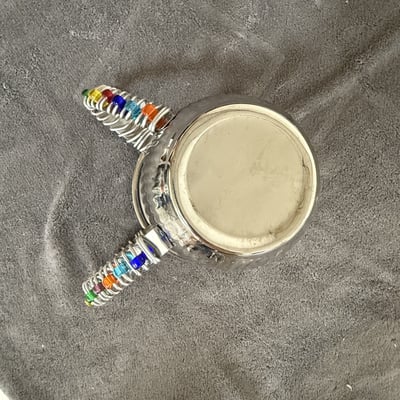 Assorted glassware and decorative metal items - Image 17 of 24