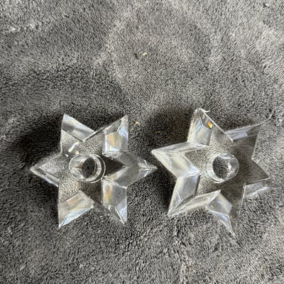 Assorted glassware and decorative metal items - Image 9 of 24