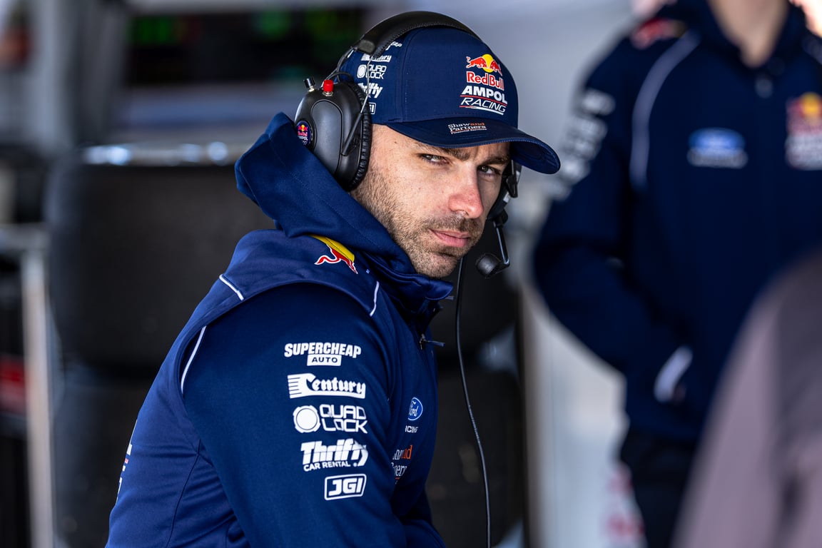 Triple Eight changes engine as Feeney struggles at Bathurst
