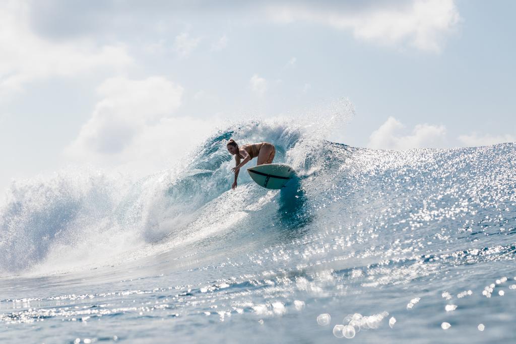 huraa surfing