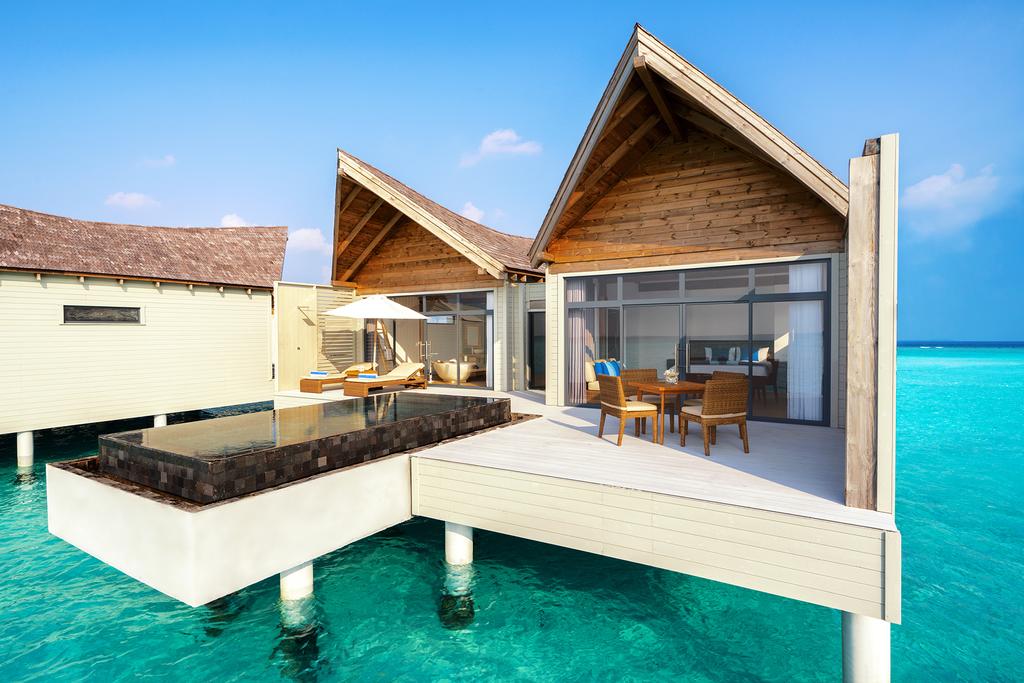 water villa with pool movenpick