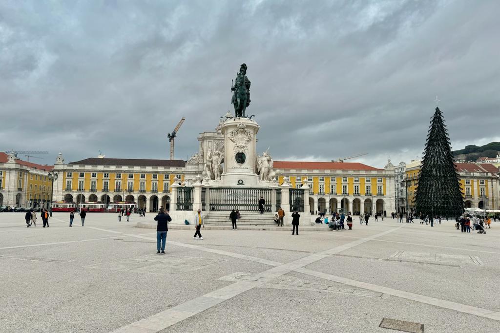 City Trips from the Algarve: Explore Lisbon, Sintra, Évora, Porto, and Seville
