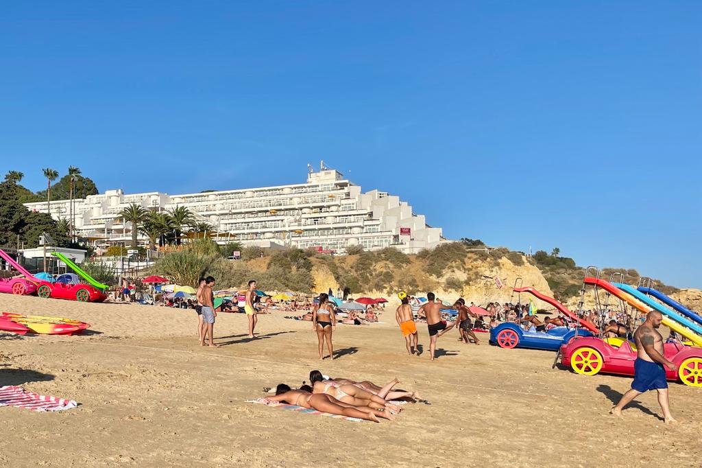 Albufeira: Perfect destination for young people & partygoers