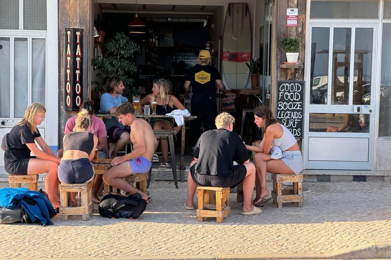 The Hangout Sagres, Bar & Eatery