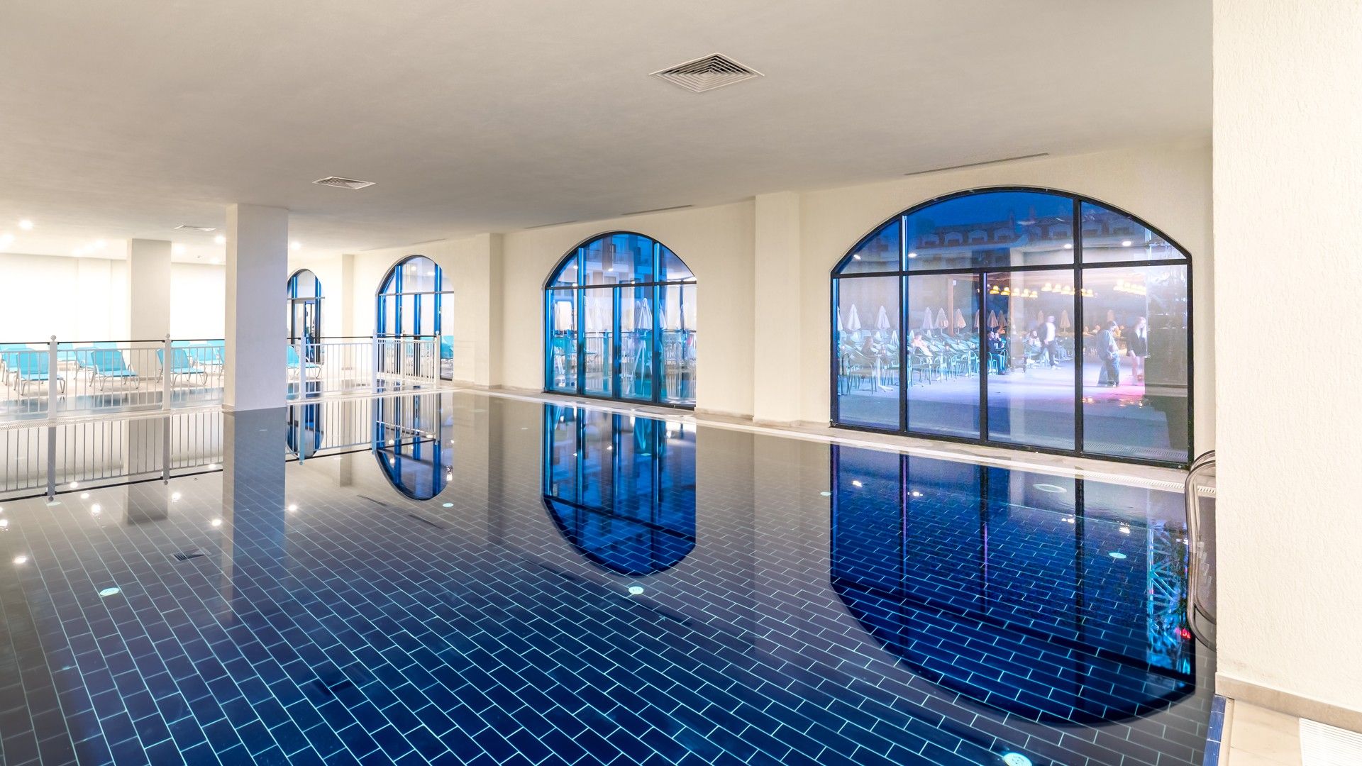 Yüzme Havuzları ve Aquapark – fotoğraf 4