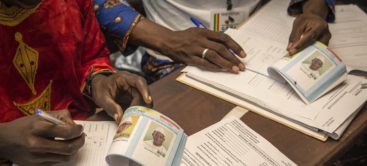 Mali : les ONG appellent à fixer la date de l’élection présidentielle, mais demandent également des réformes