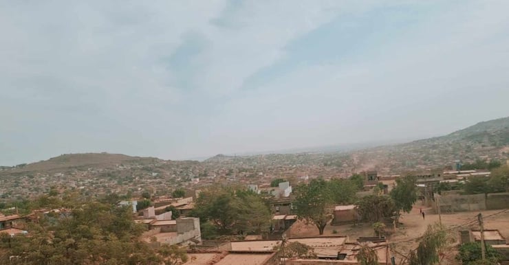 Bamako entre brume et poussière