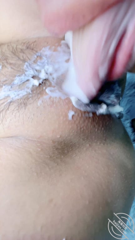 （原创93）淫水奶油拌脚趾，女儿淫叫着我是修女不能操我，会被操坏的。 配图9