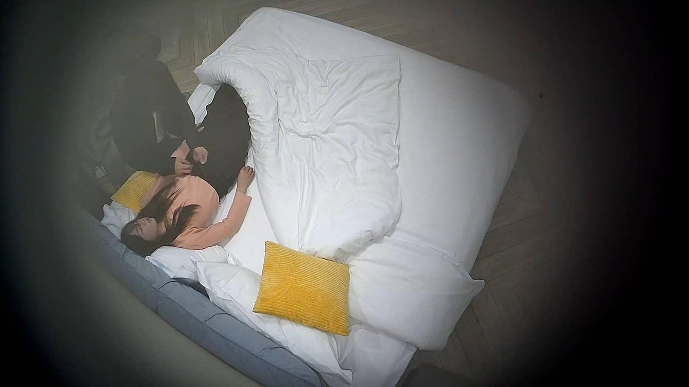 【酒店偷拍流出】粉色针织衫软萌小甜妹与男友激情缠绵 3-11-老宋论坛